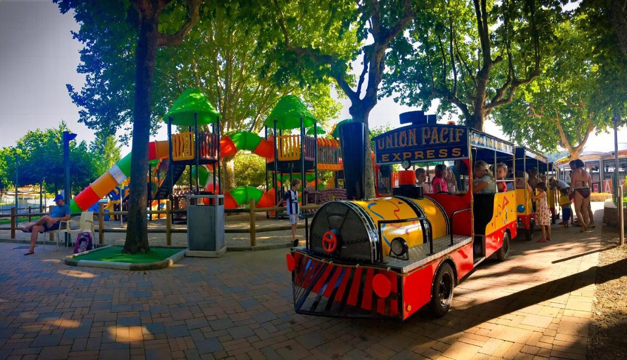 דורמלטו Camping Village Lago Maggiore מראה חיצוני תמונה